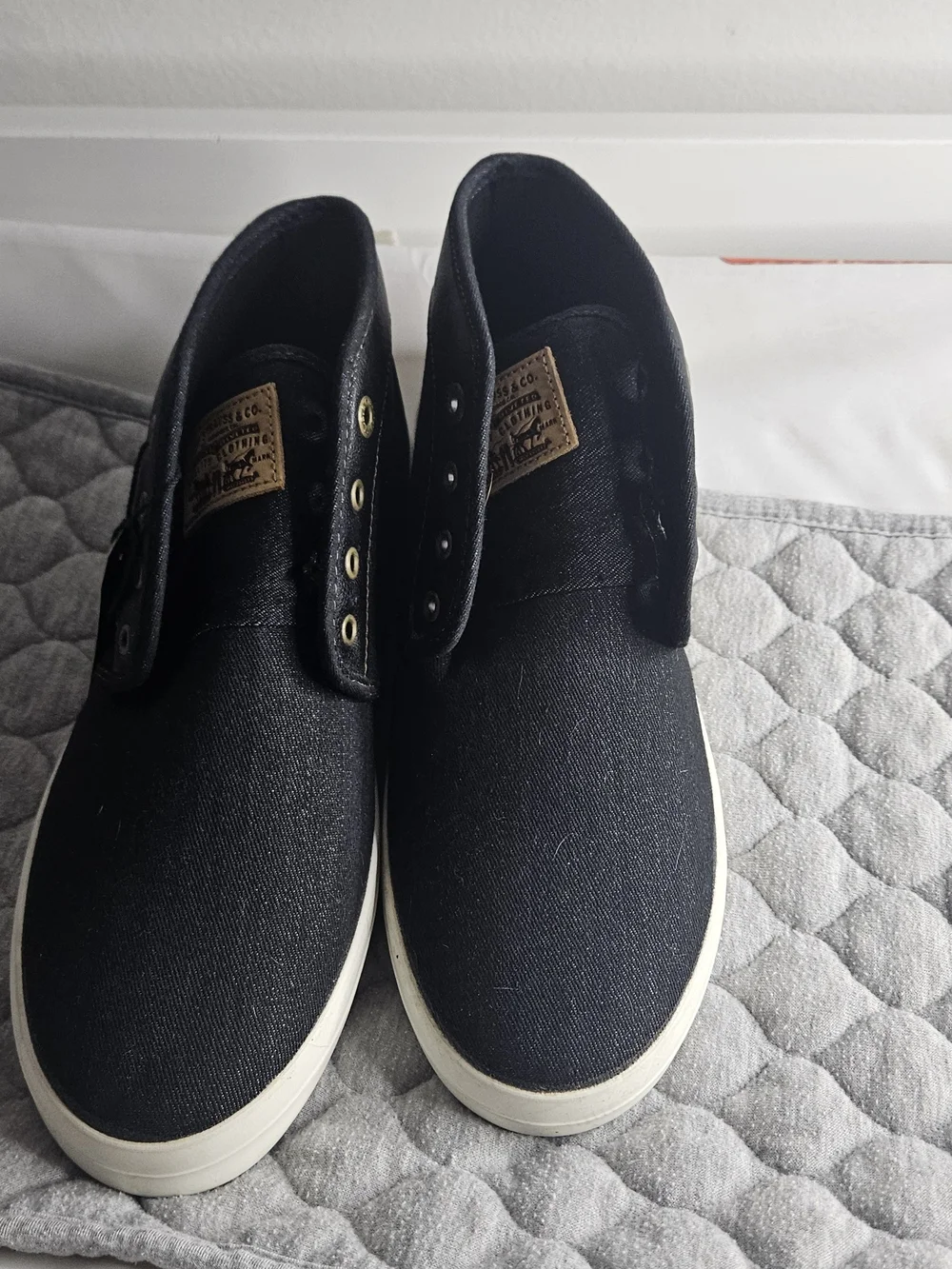 Levi's Men's Black Canvas Mid-Top Sneakers with White Sole